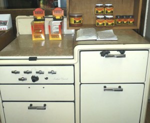 "The World's Best Chilli" is now sold a mix: just add meat, tomato sauce and pinto beans.  