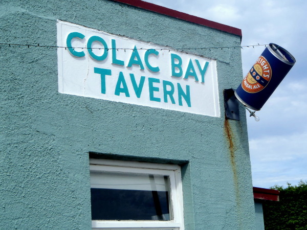 Colac Bay tavern New Zealand