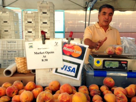 travel minimalism spending money on memories